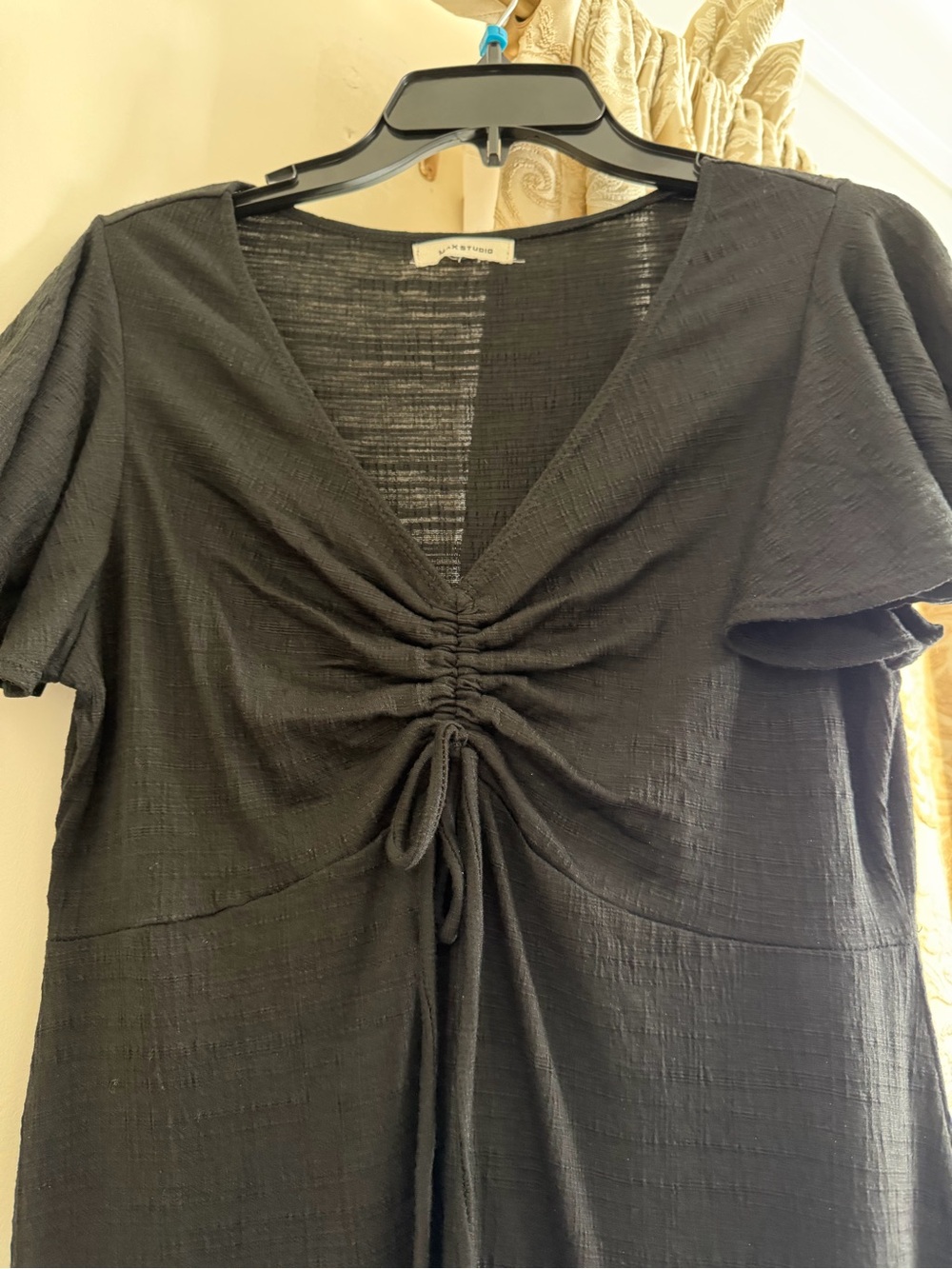 Max Studio Black Ruched V-Neck Short Sleeve Top